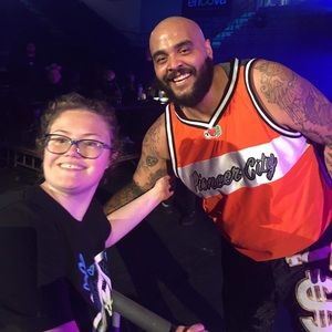 Meet your Posher, Dakota